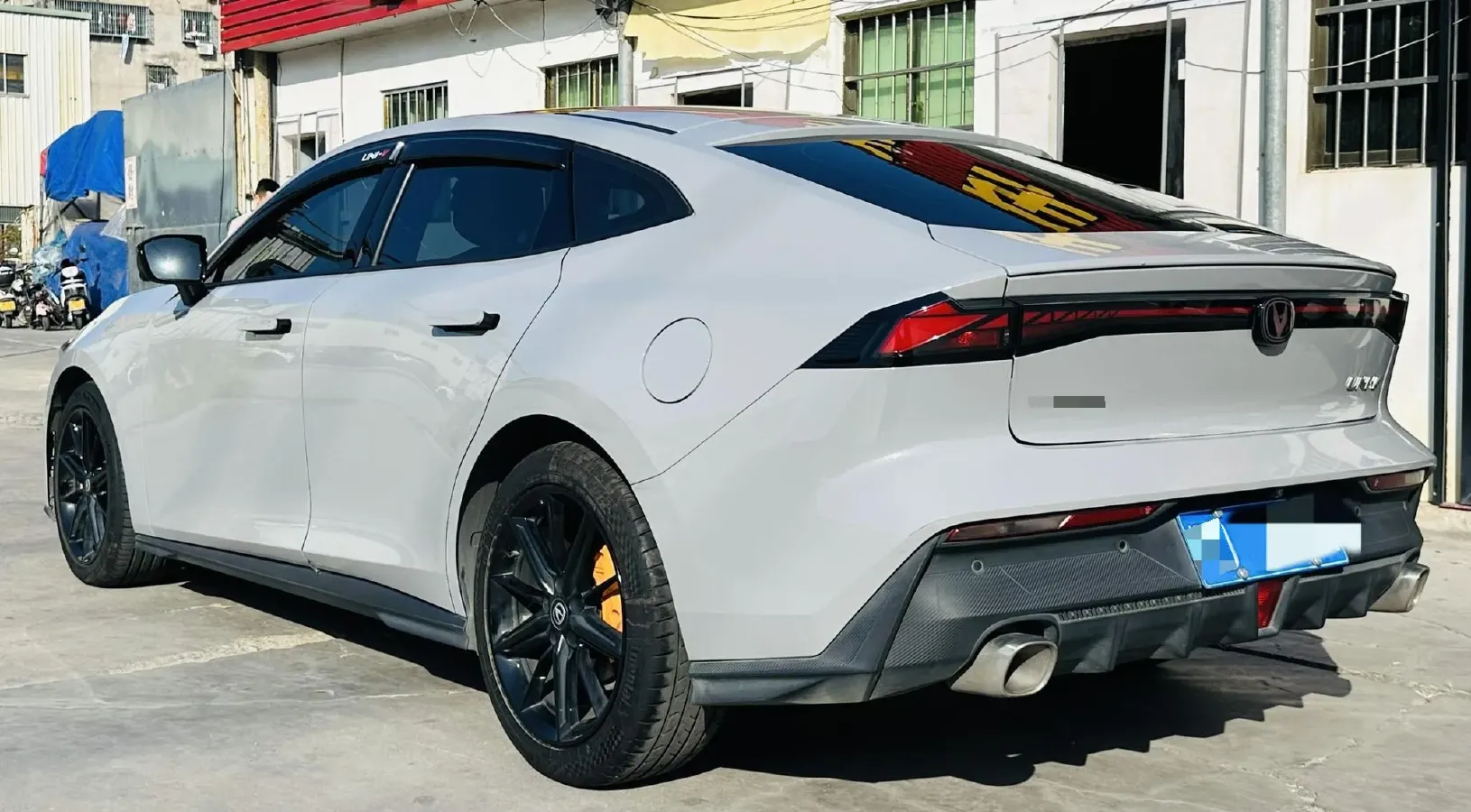 2022 ChangAn UNI-V 1.5T 188HP L4 7DCT,autocango,china used car exporter,china ev exporter,chinese used car exporter,chinese used ev exporter