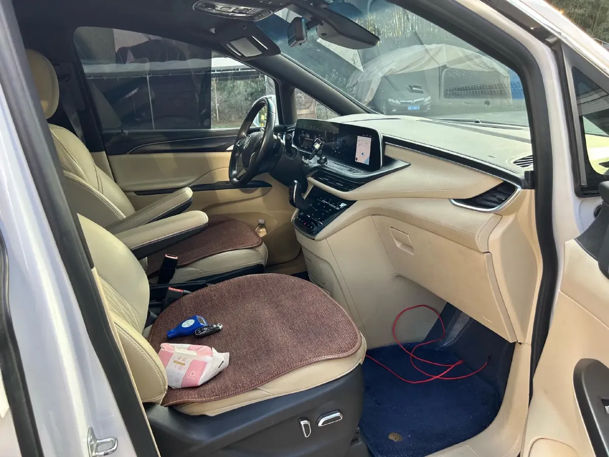 2022 Buick GL8 2.0T 237HP L4 9AT,autocango,china used car exporter,china ev exporter,chinese used car exporter,chinese used ev exporter