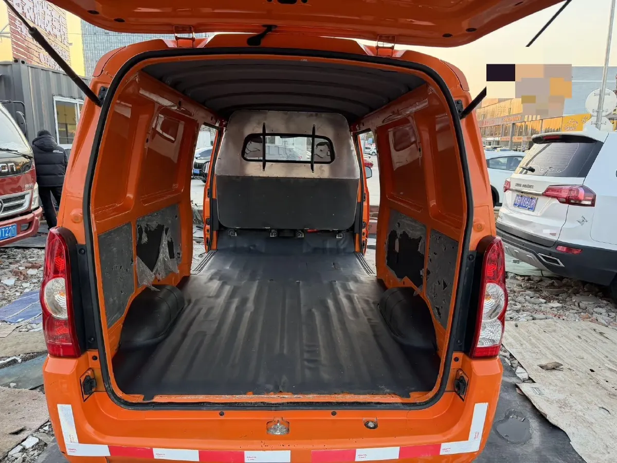 2021 WuLing RongGuang 1.5L 99HP L4 5MT,autocango,china used car exporter,china ev exporter,chinese used car exporter,chinese used ev exporter