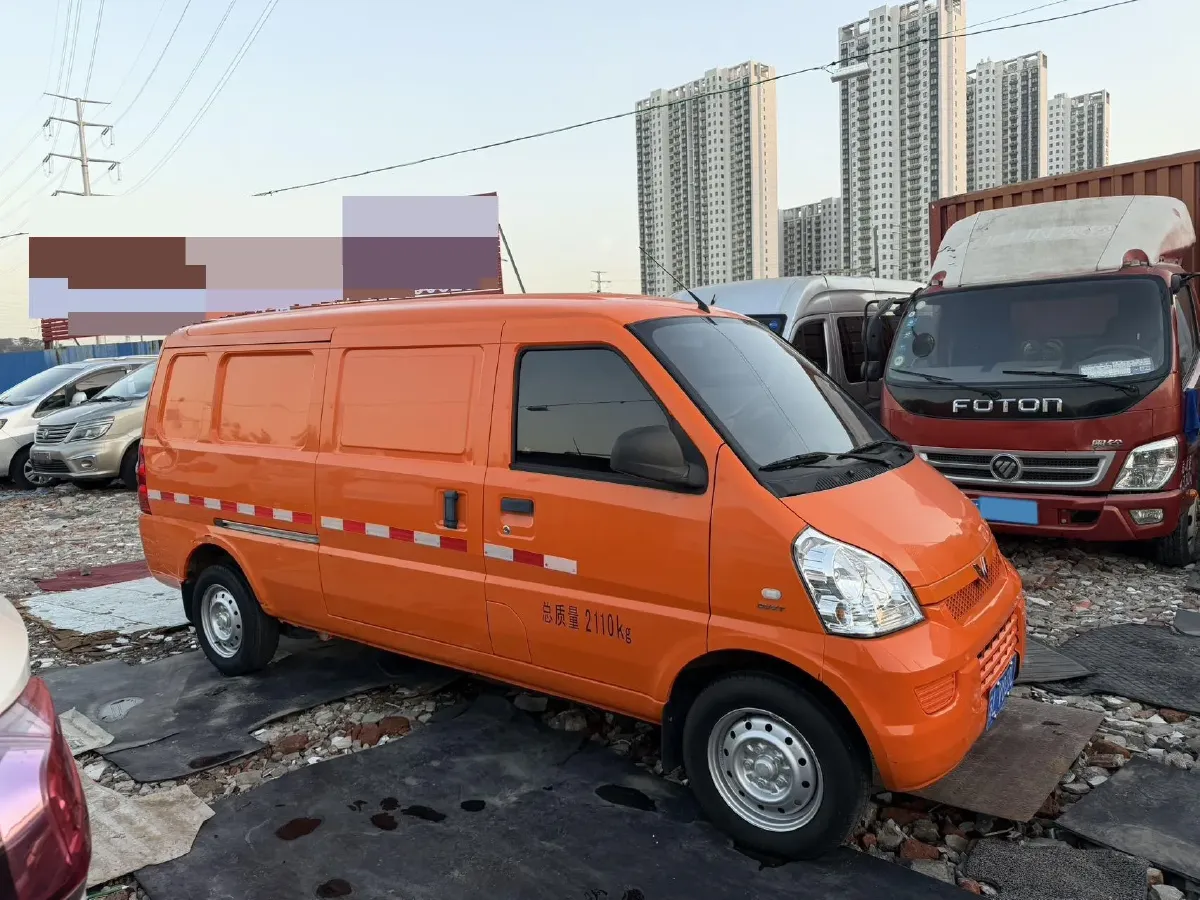 2021 WuLing RongGuang 1.5L 99HP L4 5MT,autocango,china used car exporter,china ev exporter,chinese used car exporter,chinese used ev exporter