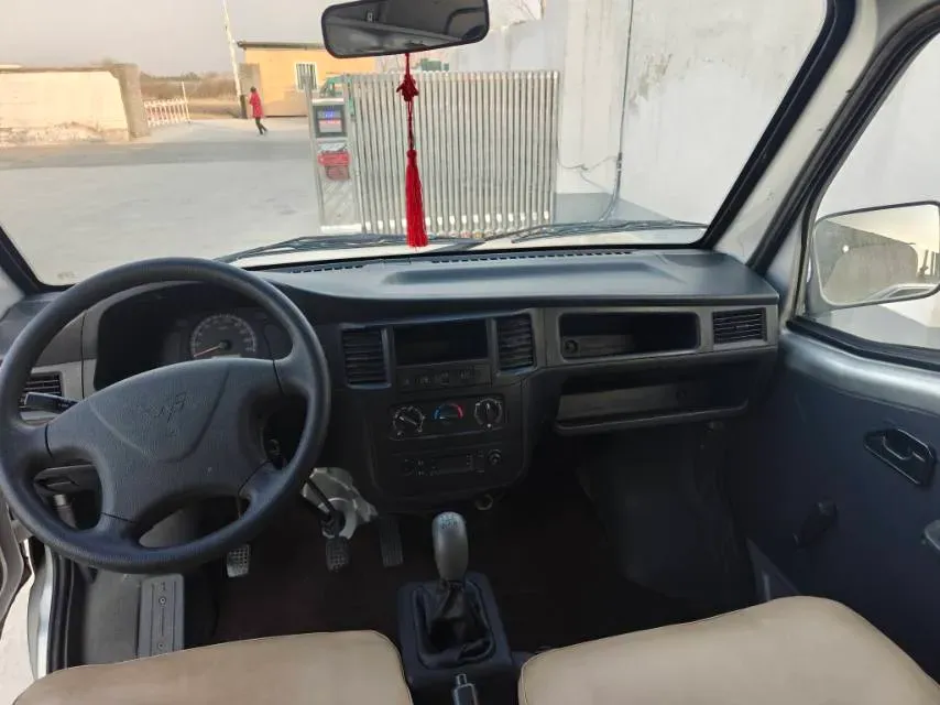 2015 WuLing ZhiGuang 1.2L 82HP L4 5MT,autocango,china used car exporter,china ev exporter,chinese used car exporter,chinese used ev exporter