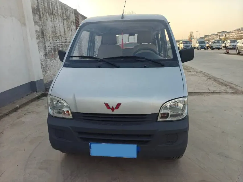 2015 WuLing ZhiGuang 1.2L 82HP L4 5MT,autocango,china used car exporter,china ev exporter,chinese used car exporter,chinese used ev exporter