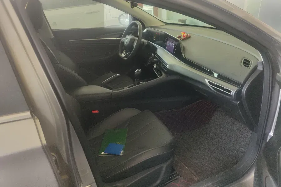 2021 ChangAn Eado 1.6L 128HP L4 5MT,autocango,china used car exporter,china ev exporter,chinese used car exporter,chinese used ev exporter