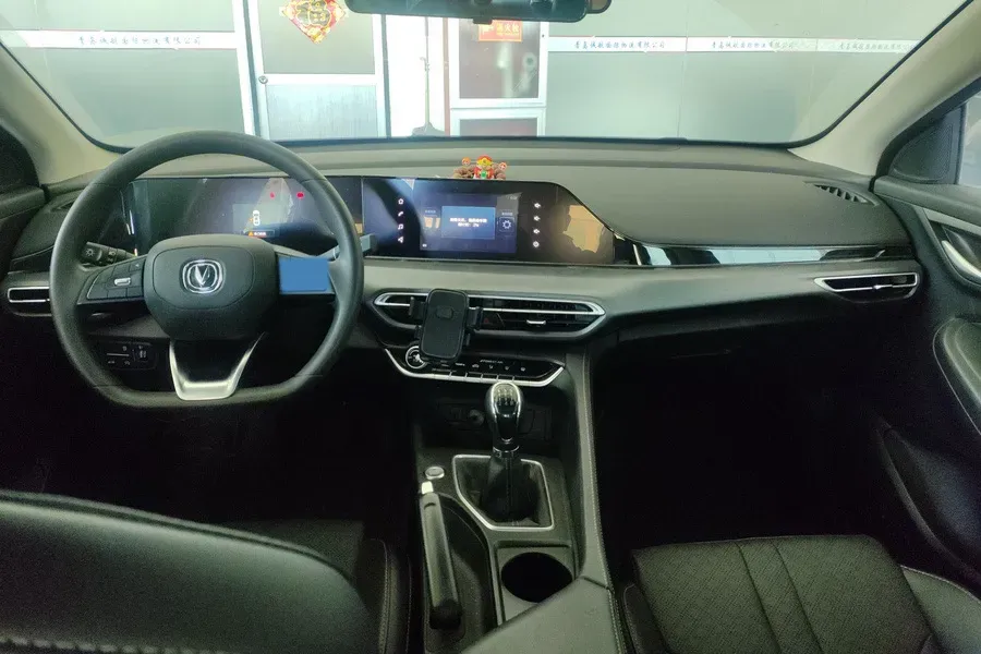 2021 ChangAn Eado 1.6L 128HP L4 5MT,autocango,china used car exporter,china ev exporter,chinese used car exporter,chinese used ev exporter