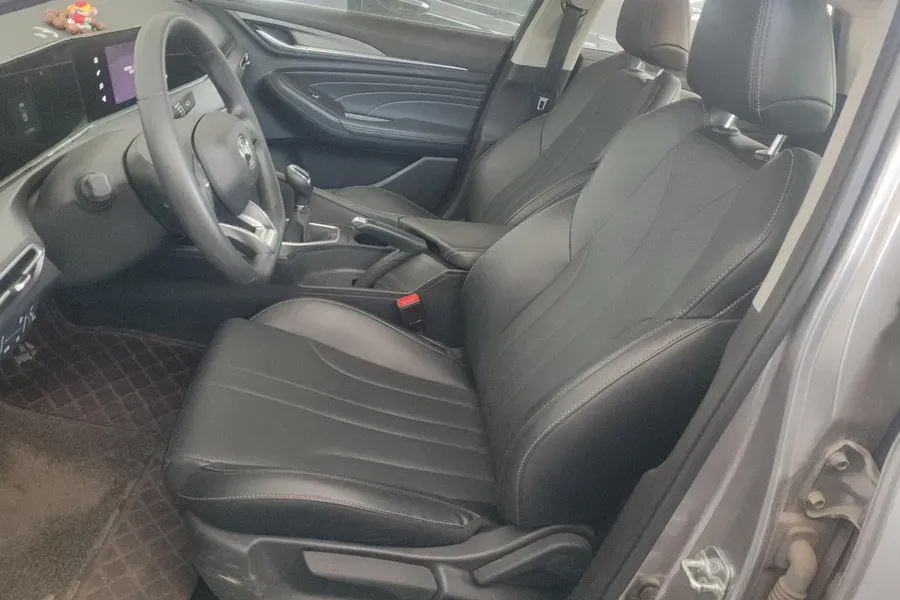 2021 ChangAn Eado 1.6L 128HP L4 5MT,autocango,china used car exporter,china ev exporter,chinese used car exporter,chinese used ev exporter