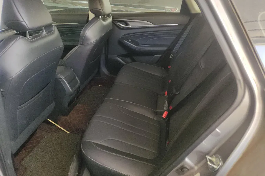 2021 ChangAn Eado 1.6L 128HP L4 5MT,autocango,china used car exporter,china ev exporter,chinese used car exporter,chinese used ev exporter