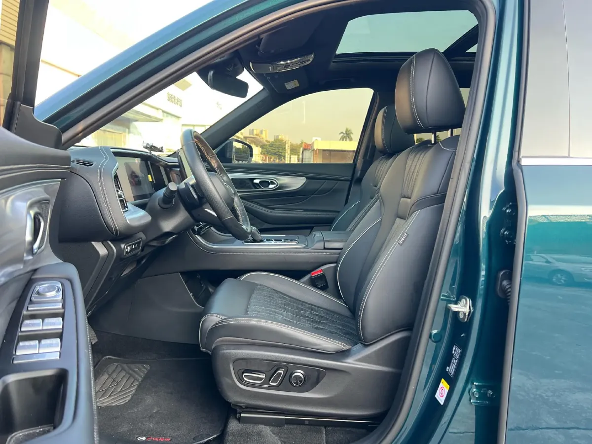 2024 GAC Trumpchi GS8 2.0T 252HP L4 8AT,autocango,china used car exporter,china ev exporter,chinese used car exporter,chinese used ev exporter