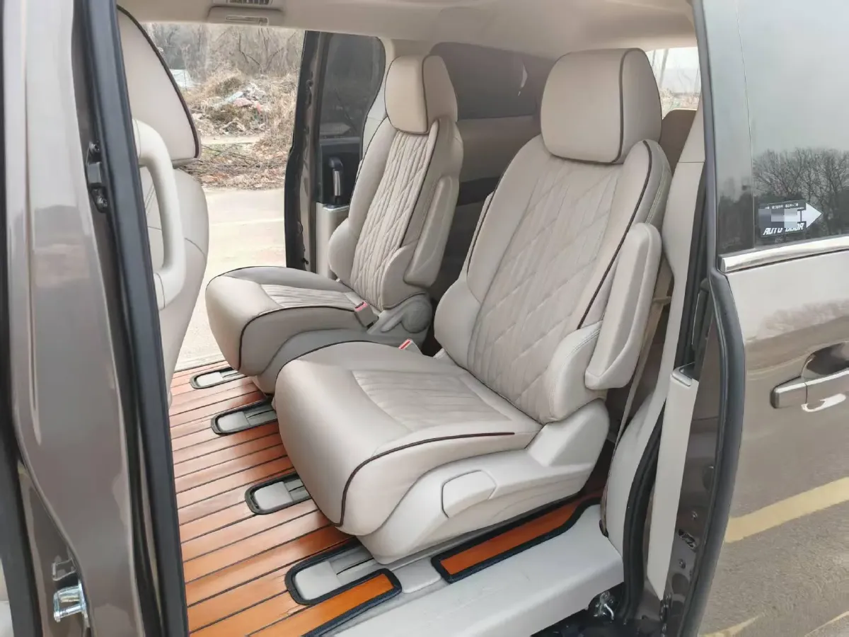 2023 Buick GL8 2.0T 237HP L4 9AT,autocango,china used car exporter,china ev exporter,chinese used car exporter,chinese used ev exporter