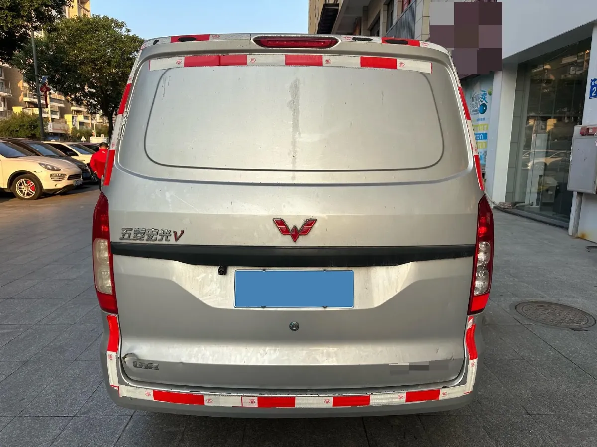 2022 WuLing HongGuang V 1.5L 99HP L4 6MT,autocango,china used car exporter,china ev exporter,chinese used car exporter,chinese used ev exporter