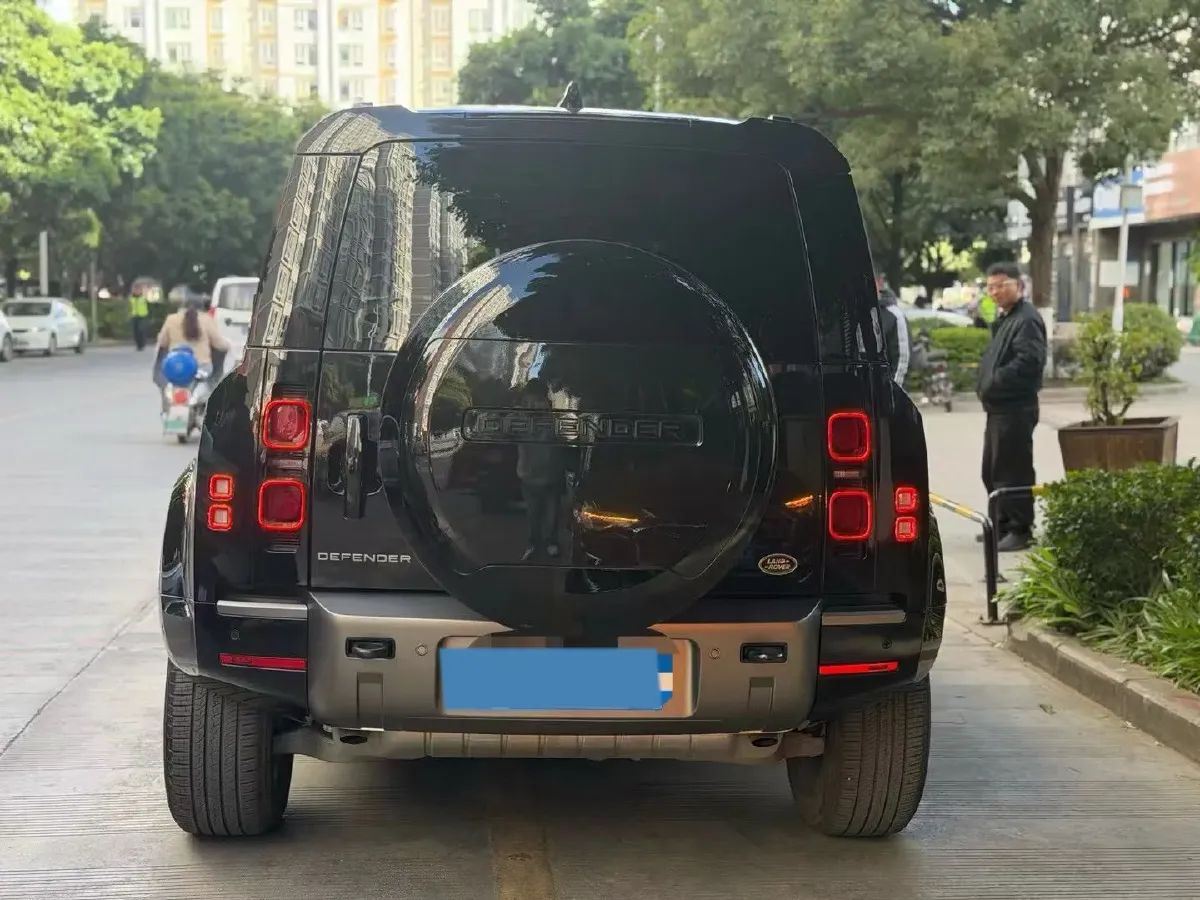 2024 Land Rover Defender 3.0T 400HP L6 8AT,autocango,china used car exporter,china ev exporter,chinese used car exporter,chinese used ev exporter