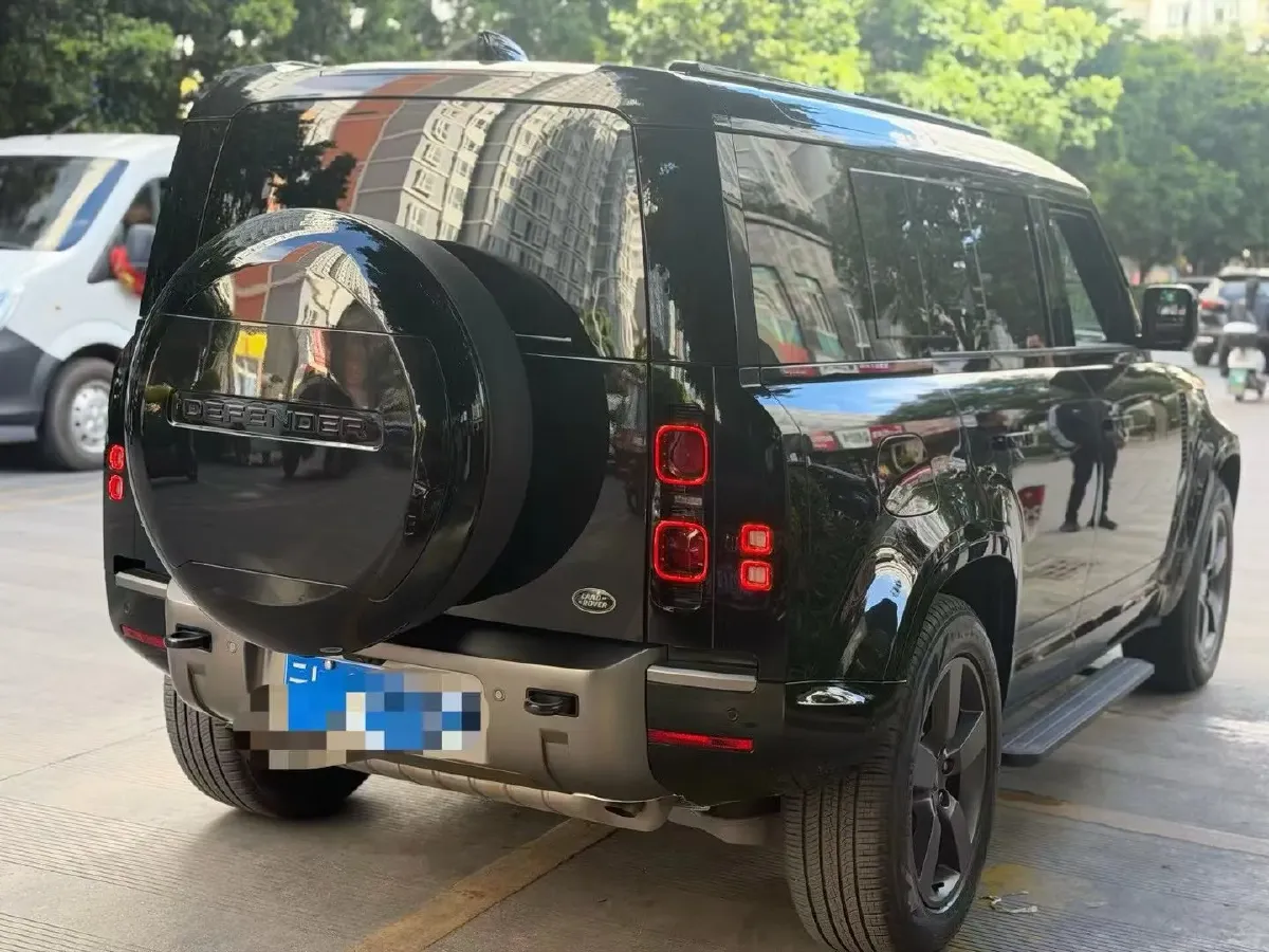 2024 Land Rover Defender 3.0T 400HP L6 8AT,autocango,china used car exporter,china ev exporter,chinese used car exporter,chinese used ev exporter