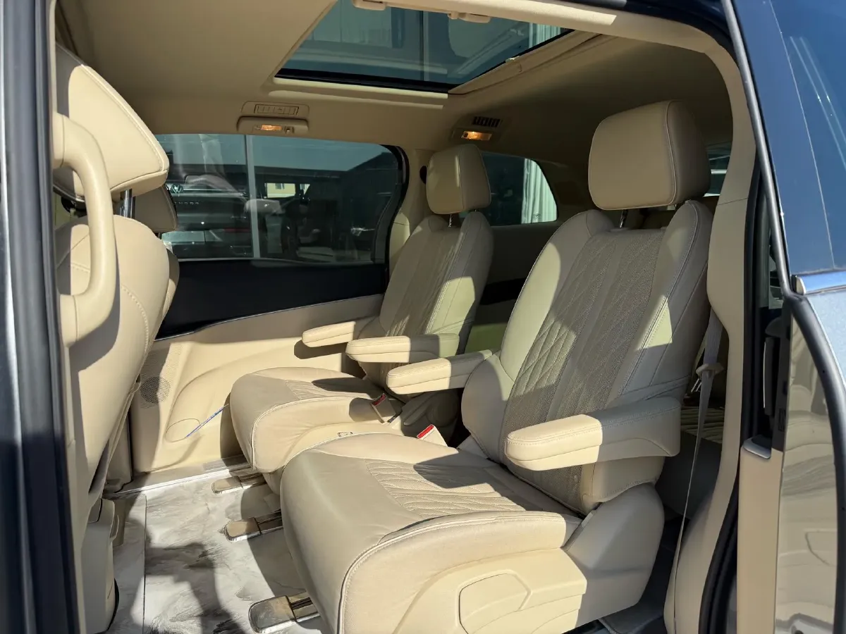 2023 Buick GL8 2.0T 237HP L4 9AT,autocango,china used car exporter,china ev exporter,chinese used car exporter,chinese used ev exporter