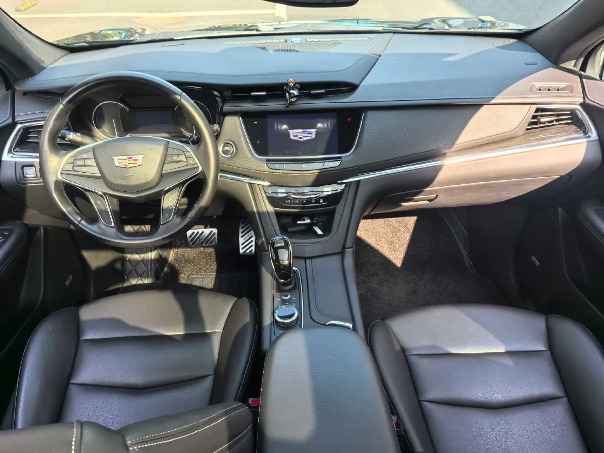 2021 Cadillac XT5 2.0T 237HP L4 9AT,autocango,china used car exporter,china ev exporter,chinese used car exporter,chinese used ev exporter