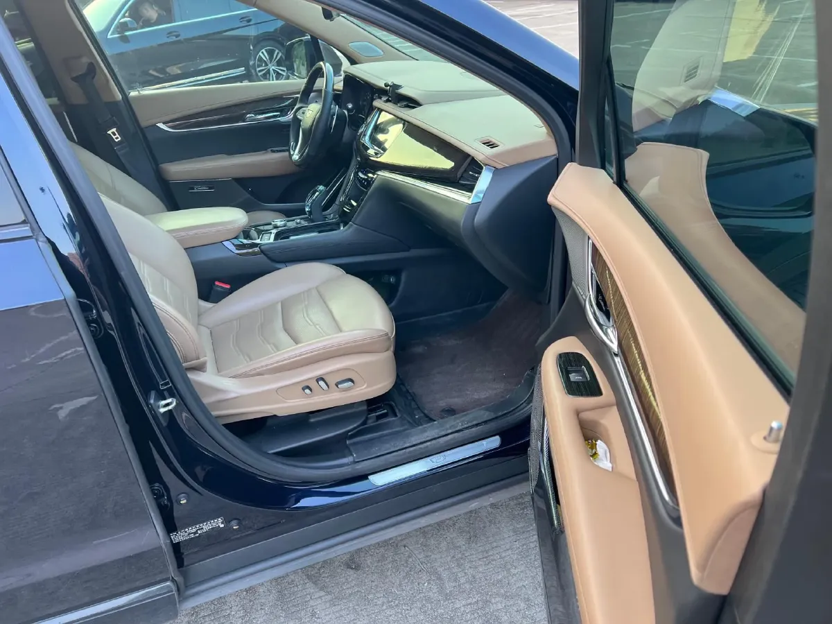 2021 Cadillac XT6 2.0T 237HP L4 9AT,autocango,china used car exporter,china ev exporter,chinese used car exporter,chinese used ev exporter