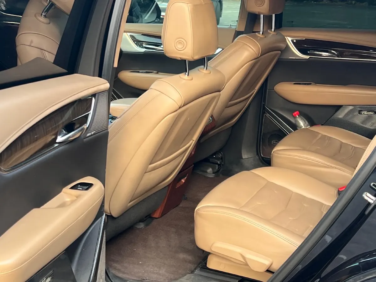 2021 Cadillac XT6 2.0T 237HP L4 9AT,autocango,china used car exporter,china ev exporter,chinese used car exporter,chinese used ev exporter