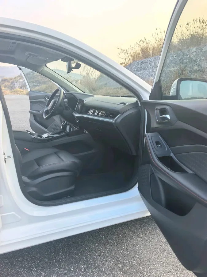 2023 MG 5 1.5L 129HP L4 CVT,autocango,china used car exporter,china ev exporter,chinese used car exporter,chinese used ev exporter