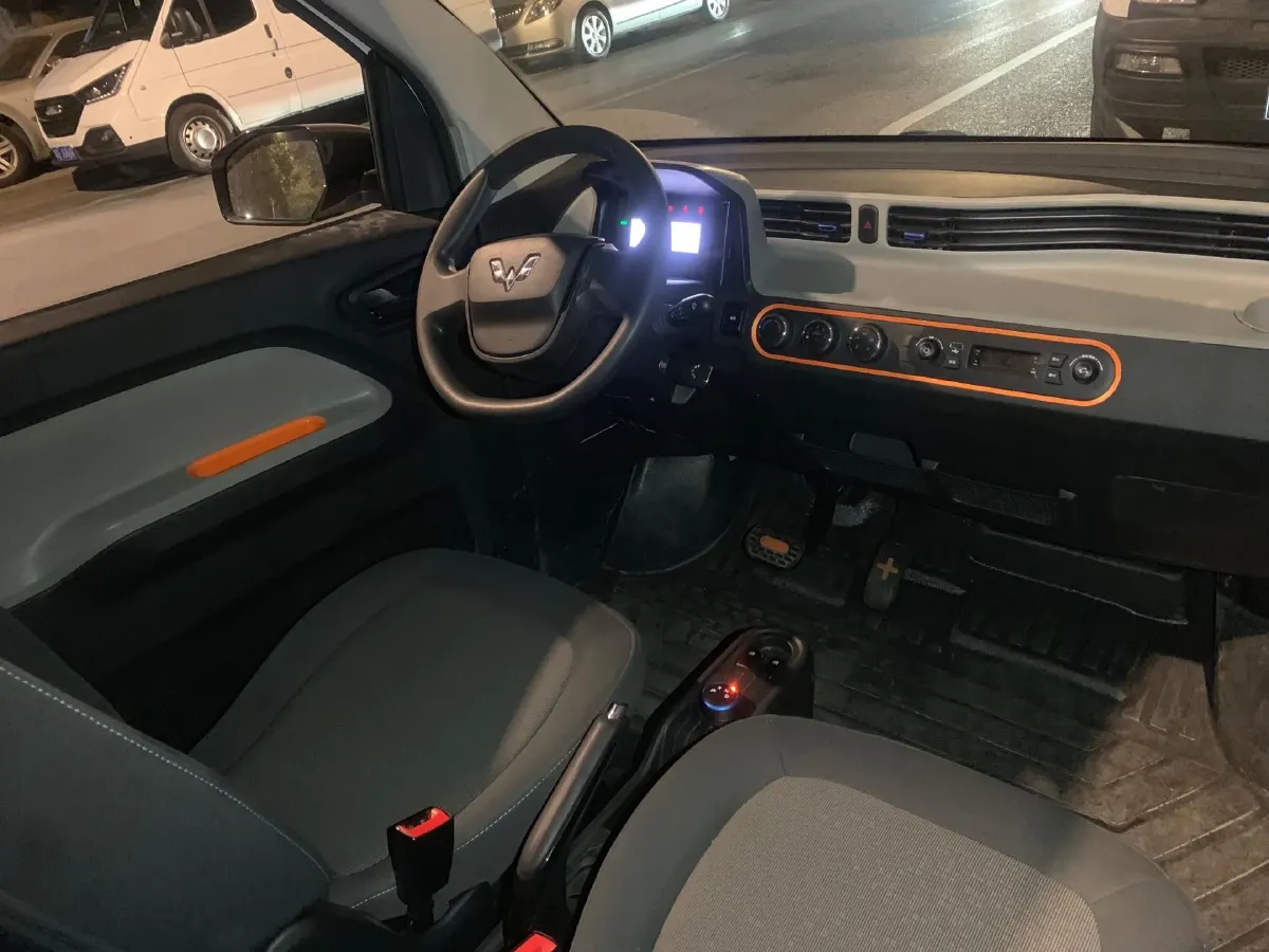 2020 WuLing HongGuang MINI EV BEV 9.3KWH,autocango,china used car exporter,china ev exporter,chinese used car exporter,chinese used ev exporter