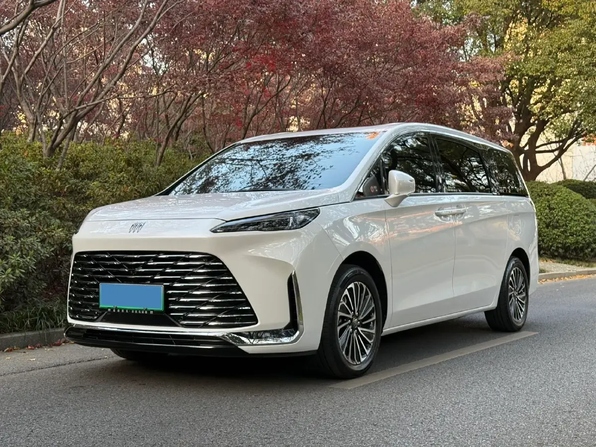 2025 Buick GL8 1.5T 180HP L4 2DHT PHEV 2025 Buick GL8 1.5T 180HP L4 2DHT PHEV