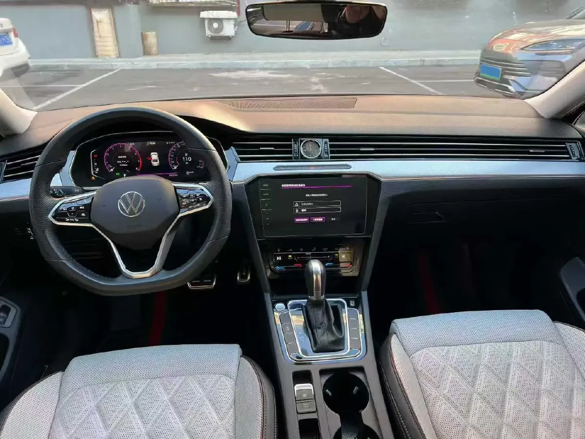 2023 Volkswagen Magotan 2.0T 186HP L4 7DCT,autocango,china used car exporter,china ev exporter,chinese used car exporter,chinese used ev exporter