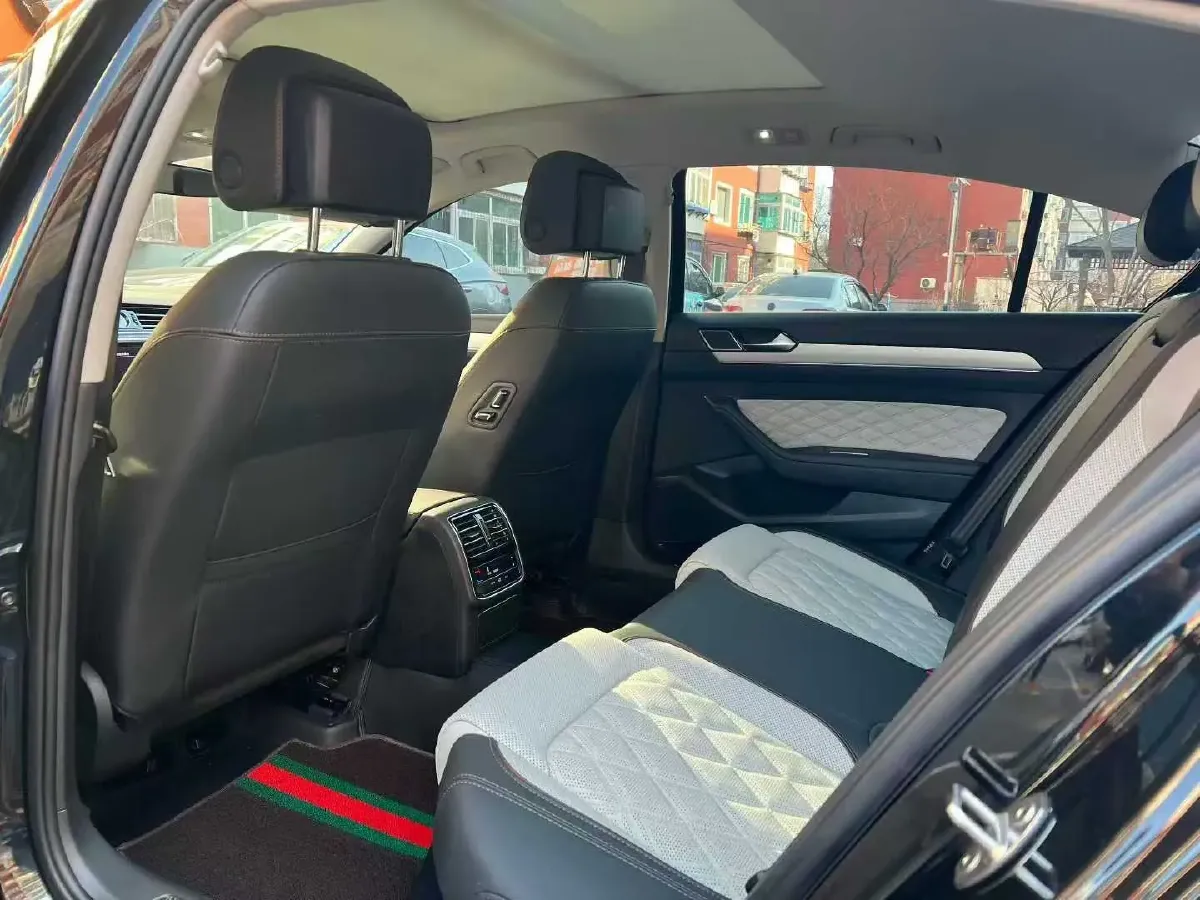 2023 Volkswagen Magotan 2.0T 186HP L4 7DCT,autocango,china used car exporter,china ev exporter,chinese used car exporter,chinese used ev exporter