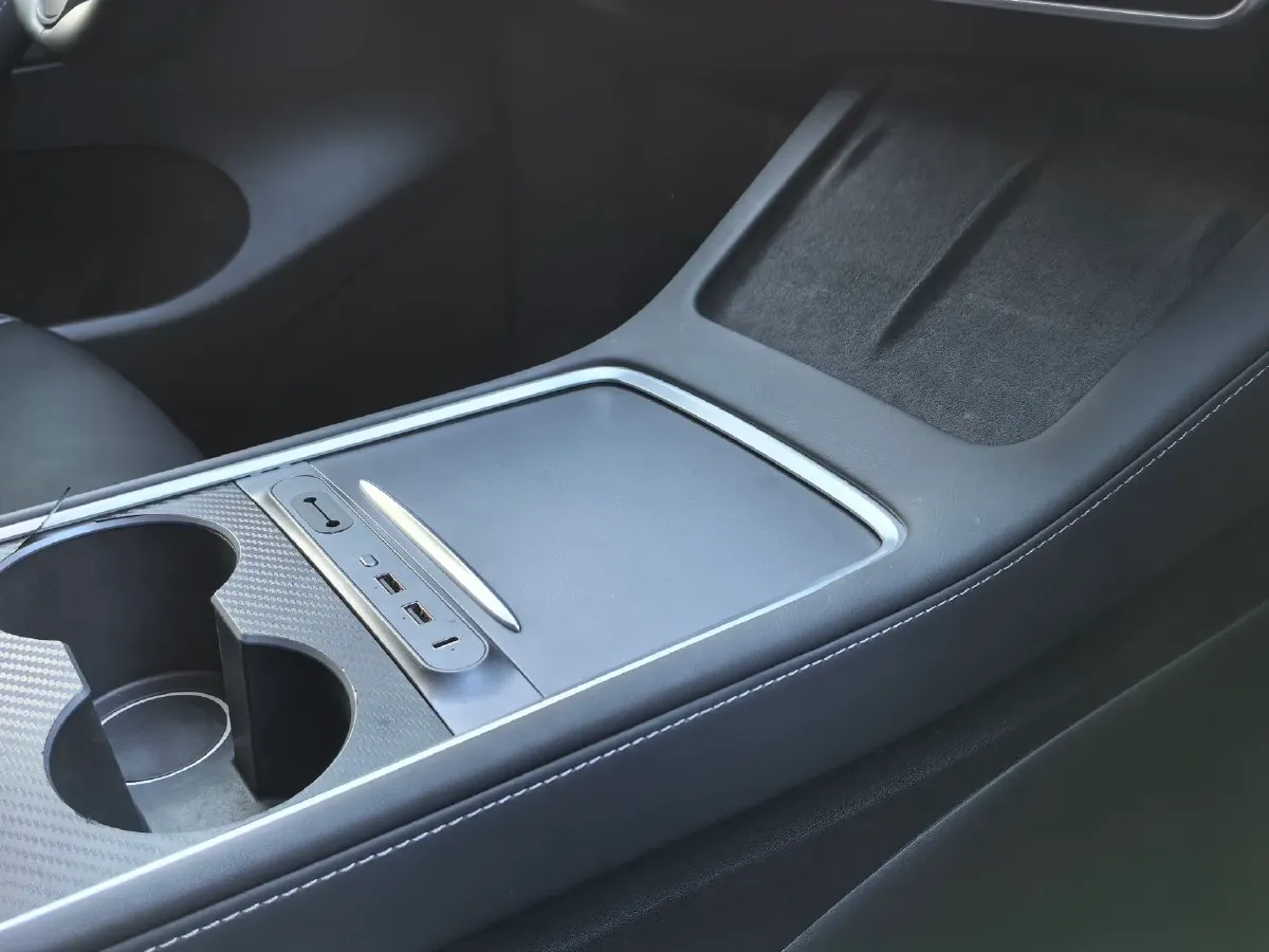 2022 Tesla Model Y BEV 60KWH,autocango,china used car exporter,china ev exporter,chinese used car exporter,chinese used ev exporter