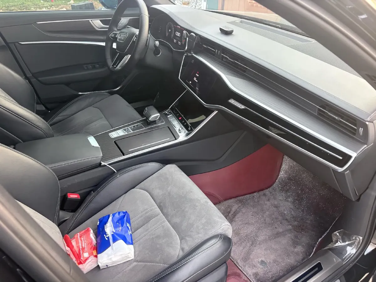 2024 Audi A6L 2.0T 245HP L4 7DCT,autocango,china used car exporter,china ev exporter,chinese used car exporter,chinese used ev exporter