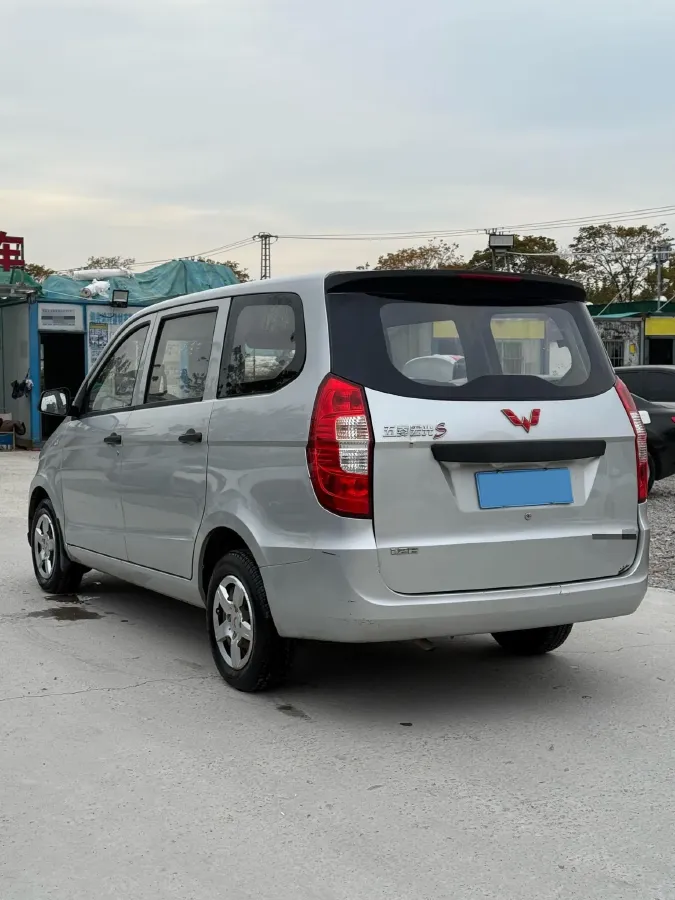 2018 WuLing HongGuang 1.2L 82HP L4 5MT,autocango,china used car exporter,china ev exporter,chinese used car exporter,chinese used ev exporter