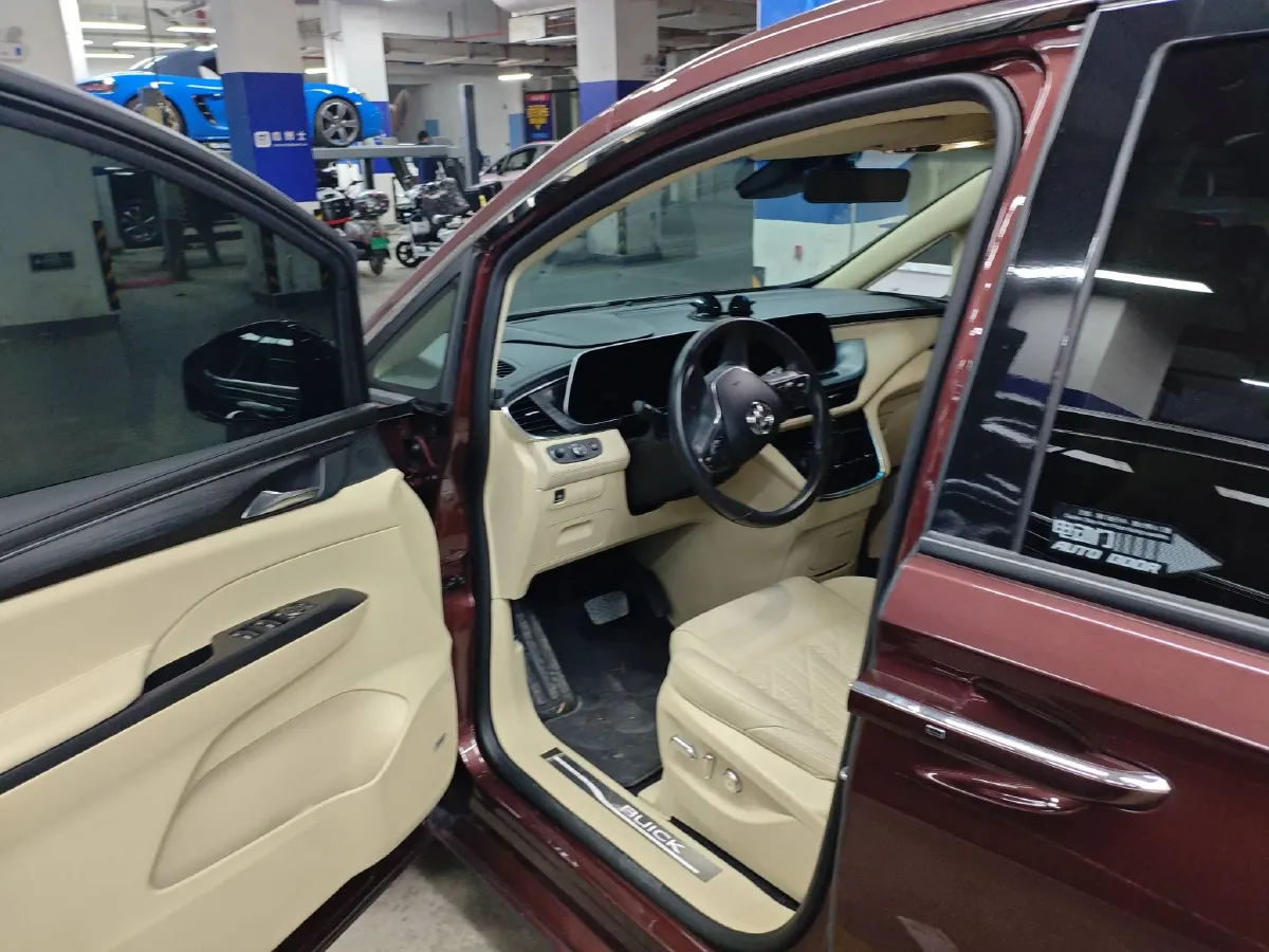 2022 Buick GL8 2.0T 237HP L4 9AT,autocango,china used car exporter,china ev exporter,chinese used car exporter,chinese used ev exporter