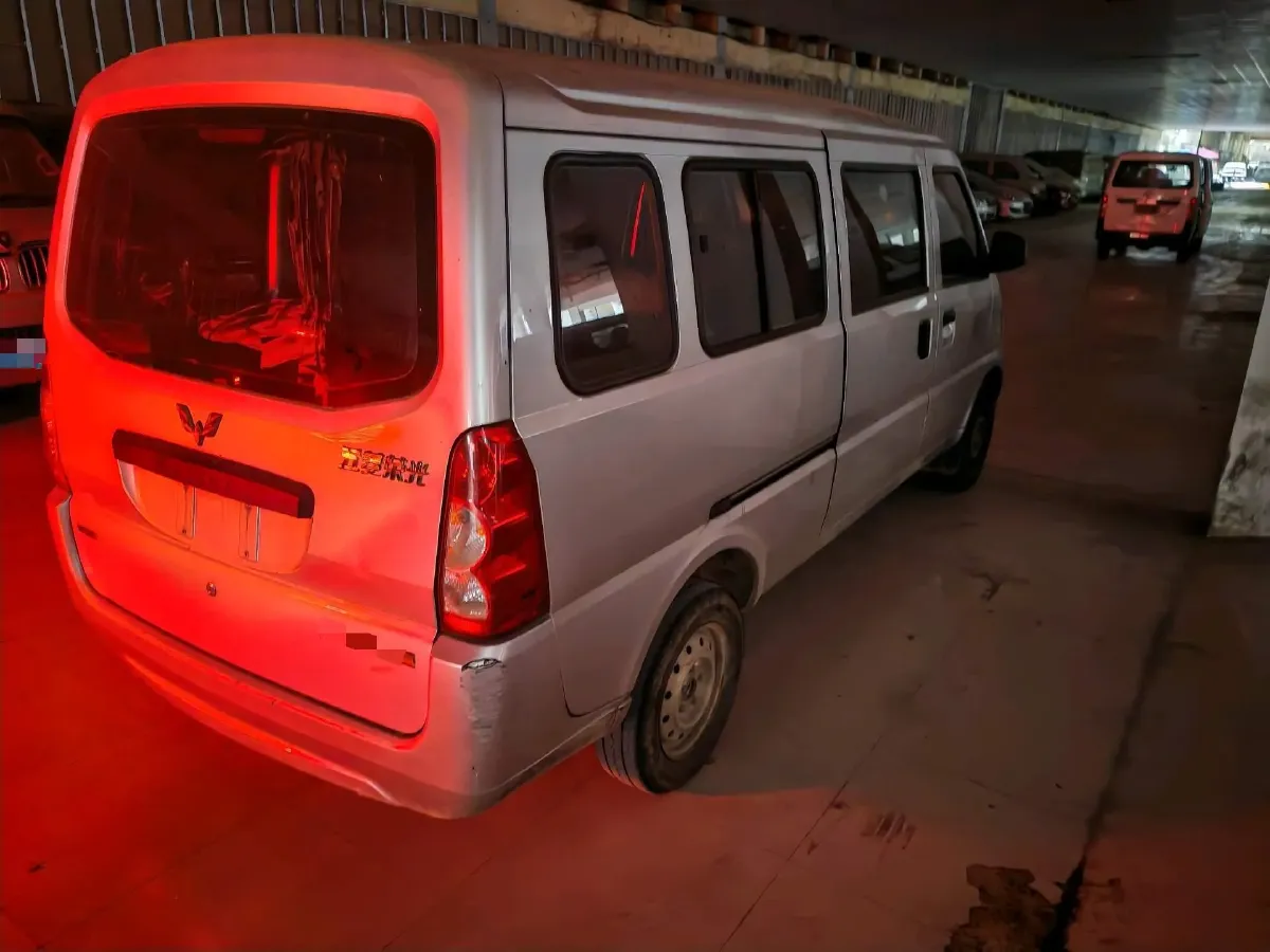 2021 WuLing RongGuang 1.5L 99HP L4 5MT,autocango,china used car exporter,china ev exporter,chinese used car exporter,chinese used ev exporter