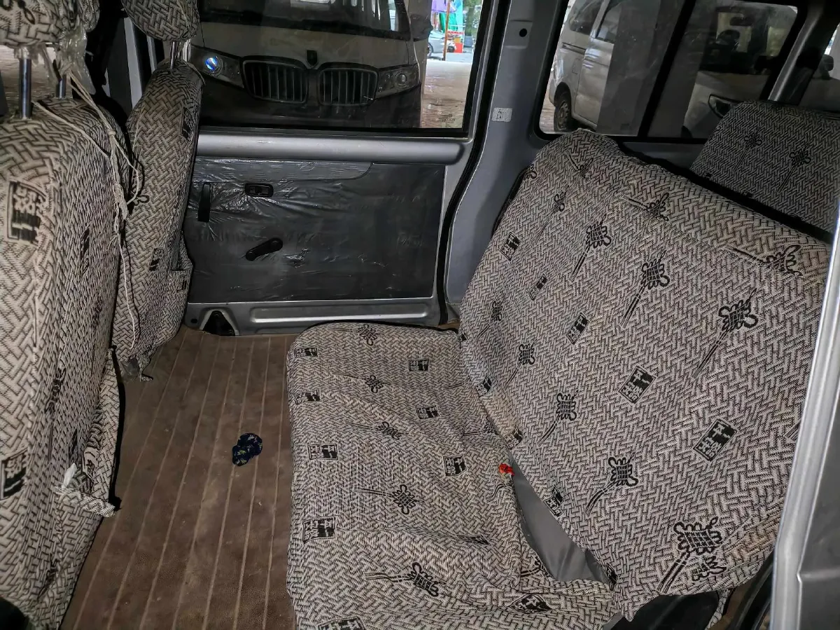 2021 WuLing RongGuang 1.5L 99HP L4 5MT,autocango,china used car exporter,china ev exporter,chinese used car exporter,chinese used ev exporter