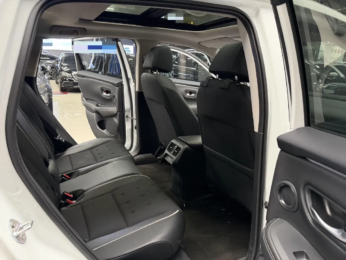 2023 Honda ZR-V 1.5T 182HP L4 CVT,autocango,china used car exporter,china ev exporter,chinese used car exporter,chinese used ev exporter