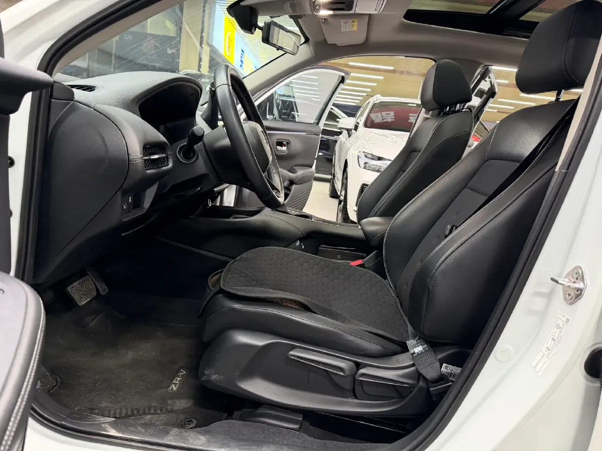 2023 Honda ZR-V 1.5T 182HP L4 CVT,autocango,china used car exporter,china ev exporter,chinese used car exporter,chinese used ev exporter