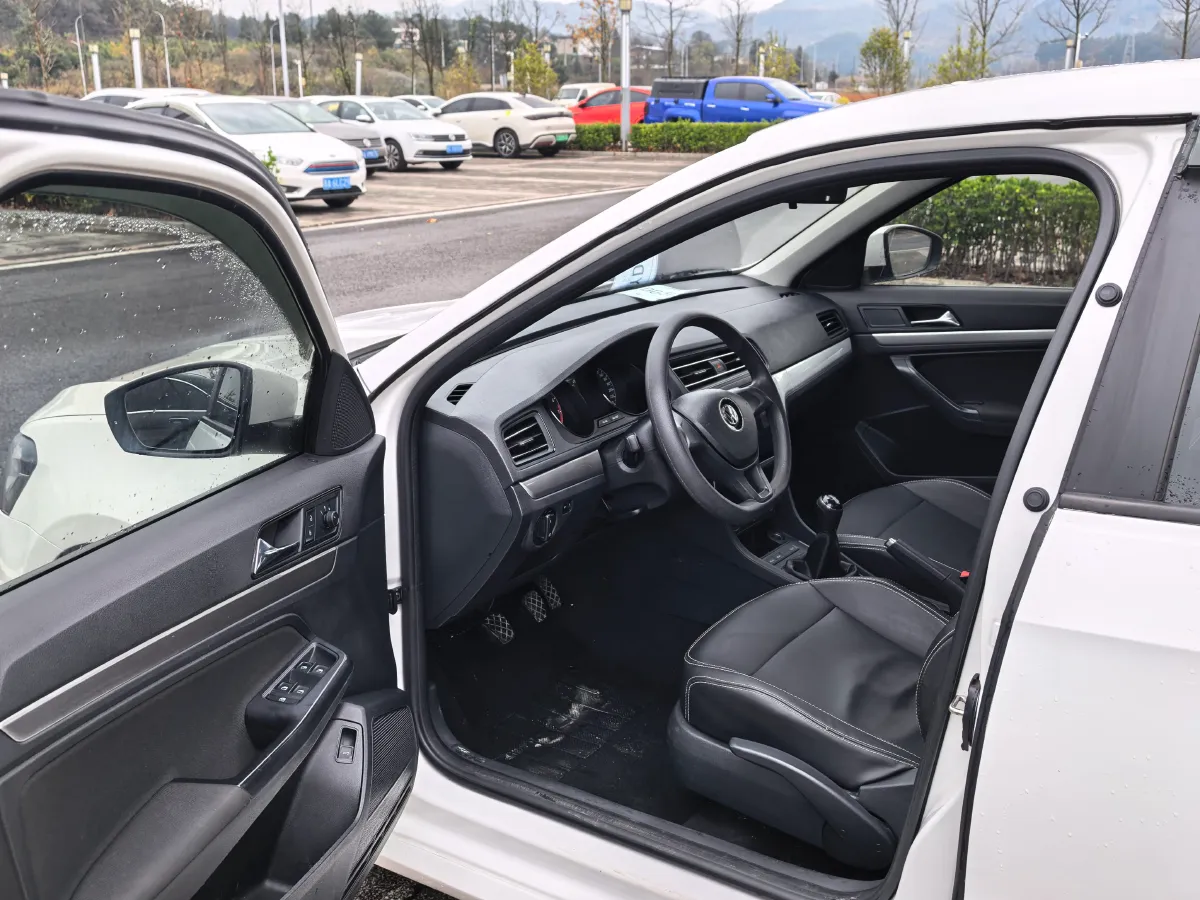 2019 Volkswagen Polo 1.5L 113HP L4 5MT,autocango,china used car exporter,china ev exporter,chinese used car exporter,chinese used ev exporter