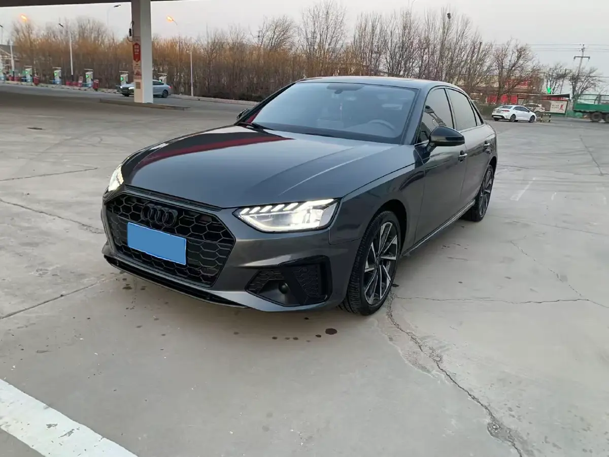 2023 Audi A4L 2.0T 190HP L4 7DCT