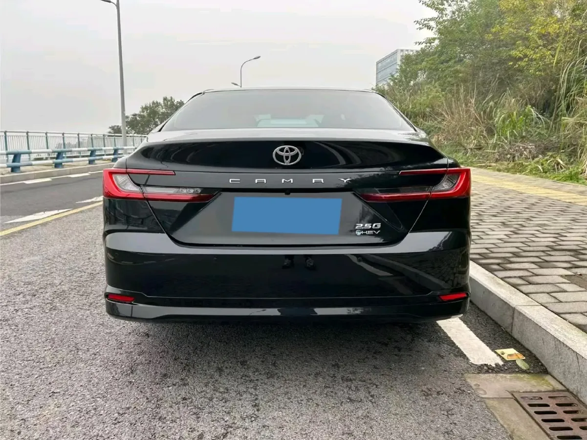 2024 Toyota Camry 2.5L 185HP L4 E-CVT Hybrid,autocango,china used car exporter,china ev exporter,chinese used car exporter,chinese used ev exporter