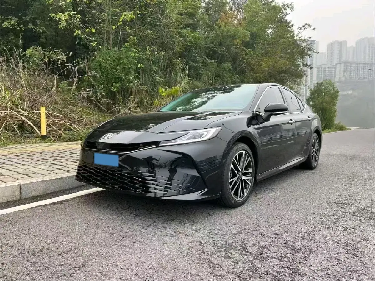 2024 Toyota Camry 2.5L 185HP L4 E-CVT Hybrid