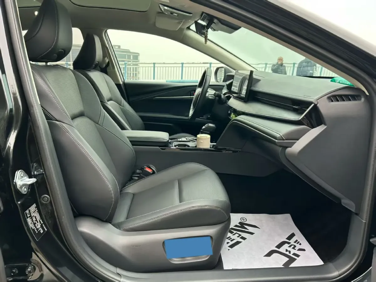 2024 Toyota Camry 2.5L 185HP L4 E-CVT Hybrid,autocango,china used car exporter,china ev exporter,chinese used car exporter,chinese used ev exporter