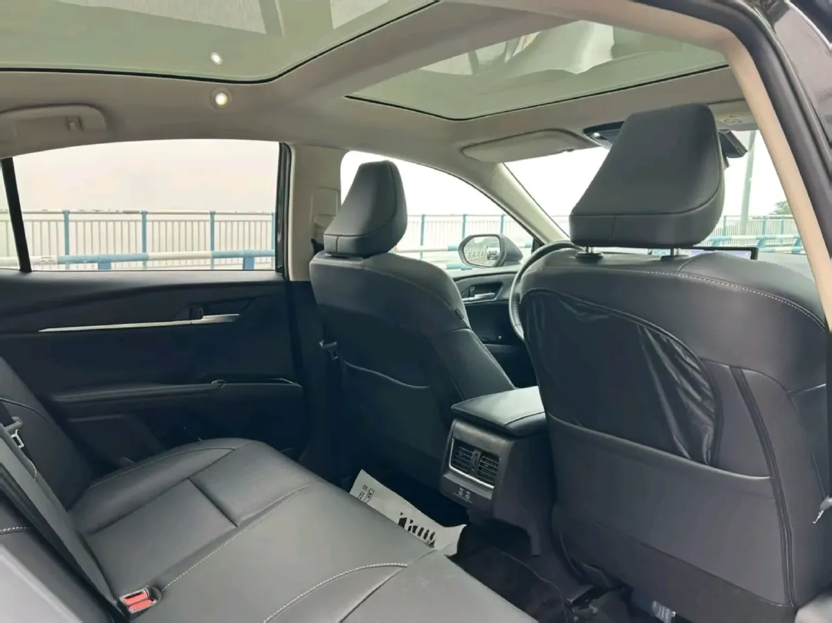 2024 Toyota Camry 2.5L 185HP L4 E-CVT Hybrid,autocango,china used car exporter,china ev exporter,chinese used car exporter,chinese used ev exporter