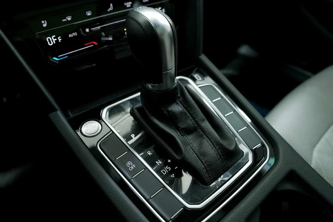 2023 Volkswagen Magotan 2.0T 186HP L4 7DCT,autocango,china used car exporter,china ev exporter,chinese used car exporter,chinese used ev exporter