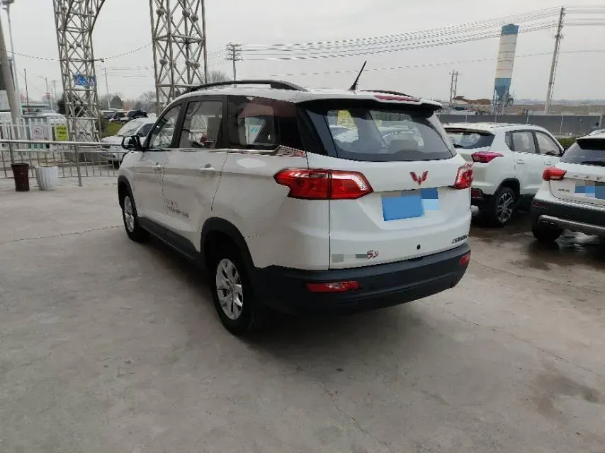 2018 WuLing HongGuang S3 1.5L 112HP L4 6MT,autocango,china used car exporter,china ev exporter,chinese used car exporter,chinese used ev exporter