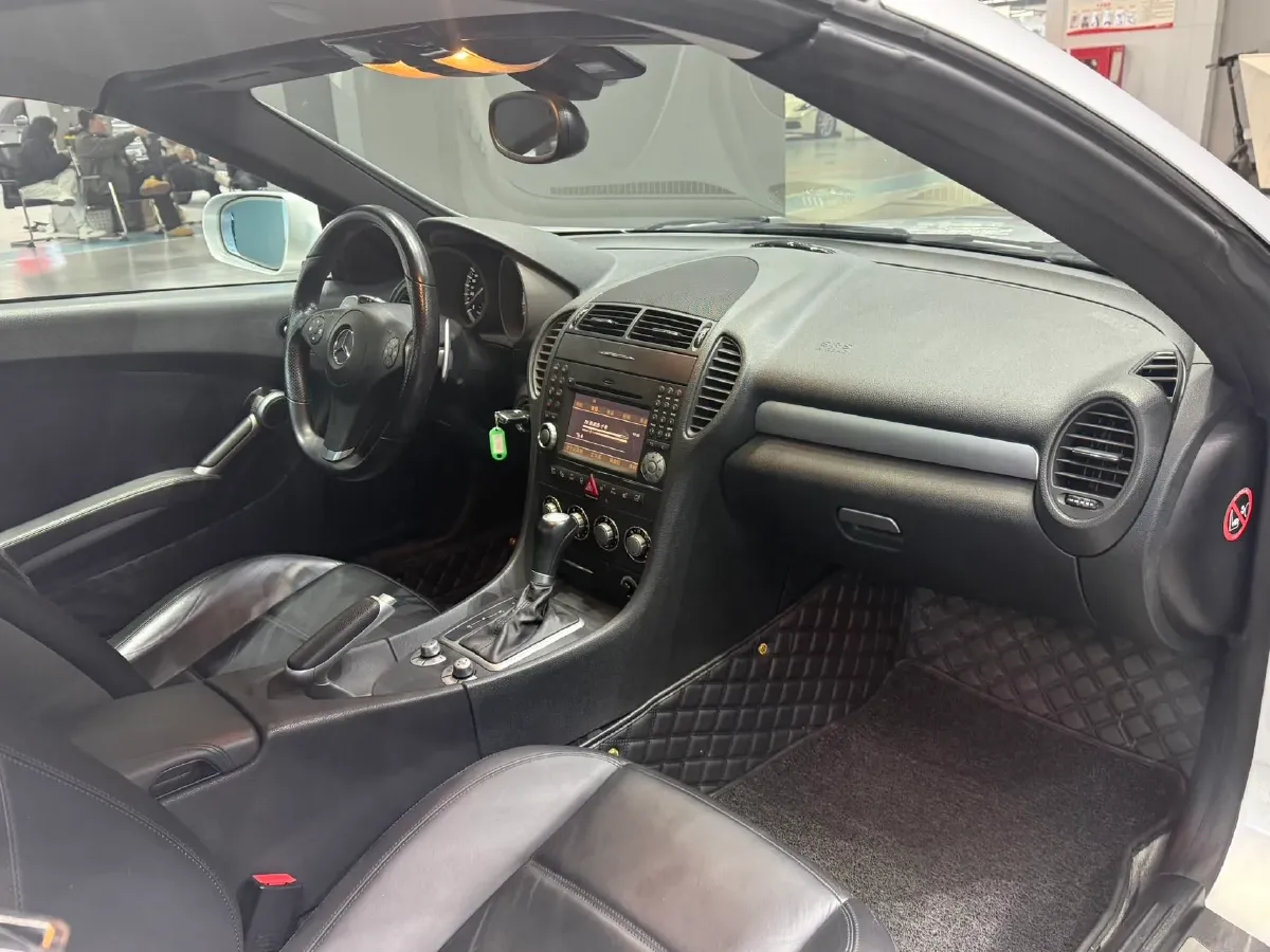 2010 Mercedes-Benz SLK AMG 5.5L 360HP V8 7AT,autocango,china used car exporter,china ev exporter,chinese used car exporter,chinese used ev exporter