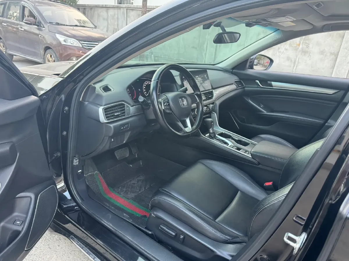 2022 Honda Accord 1.5T 194HP L4 CVT,autocango,china used car exporter,china ev exporter,chinese used car exporter,chinese used ev exporter