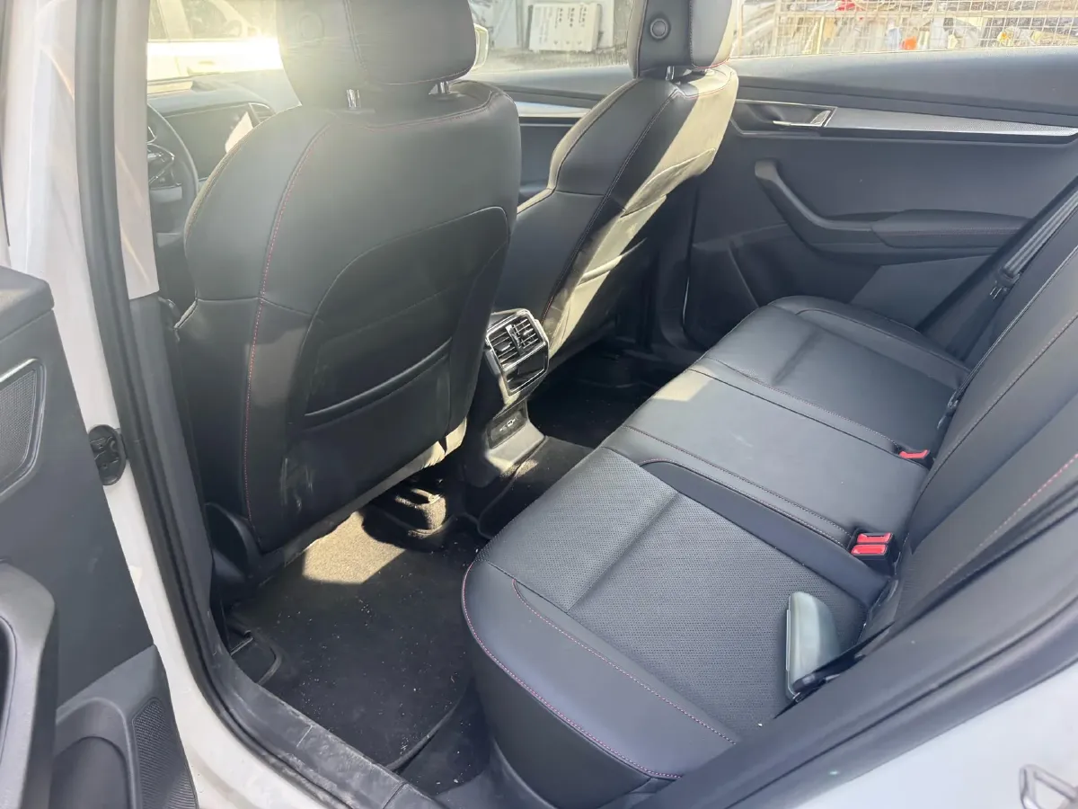 2022 Skoda Karoq 1.4T 150HP L4 7DCT,autocango,china used car exporter,china ev exporter,chinese used car exporter,chinese used ev exporter