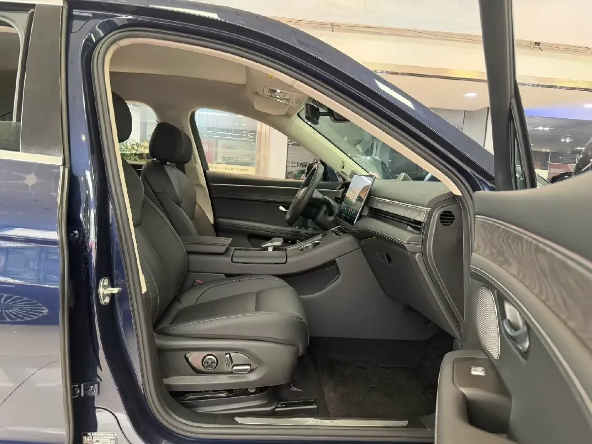 2022 AITO AITO M5 Range Extended 125HP REEV 40KWH,autocango,china used car exporter,china ev exporter,chinese used car exporter,chinese used ev exporter