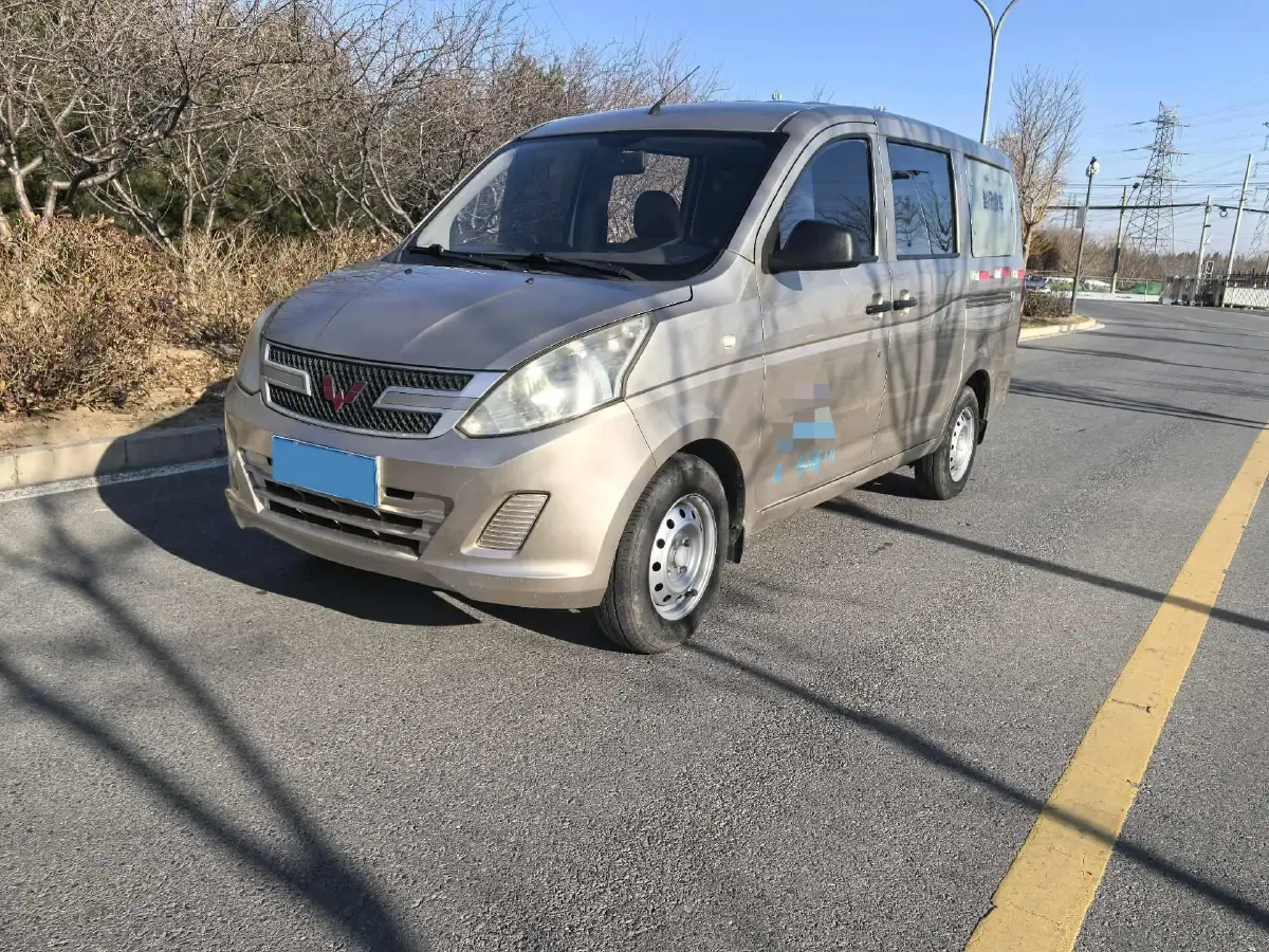 2015 WuLing RongGuang V 1.5L 112HP L4 5MT