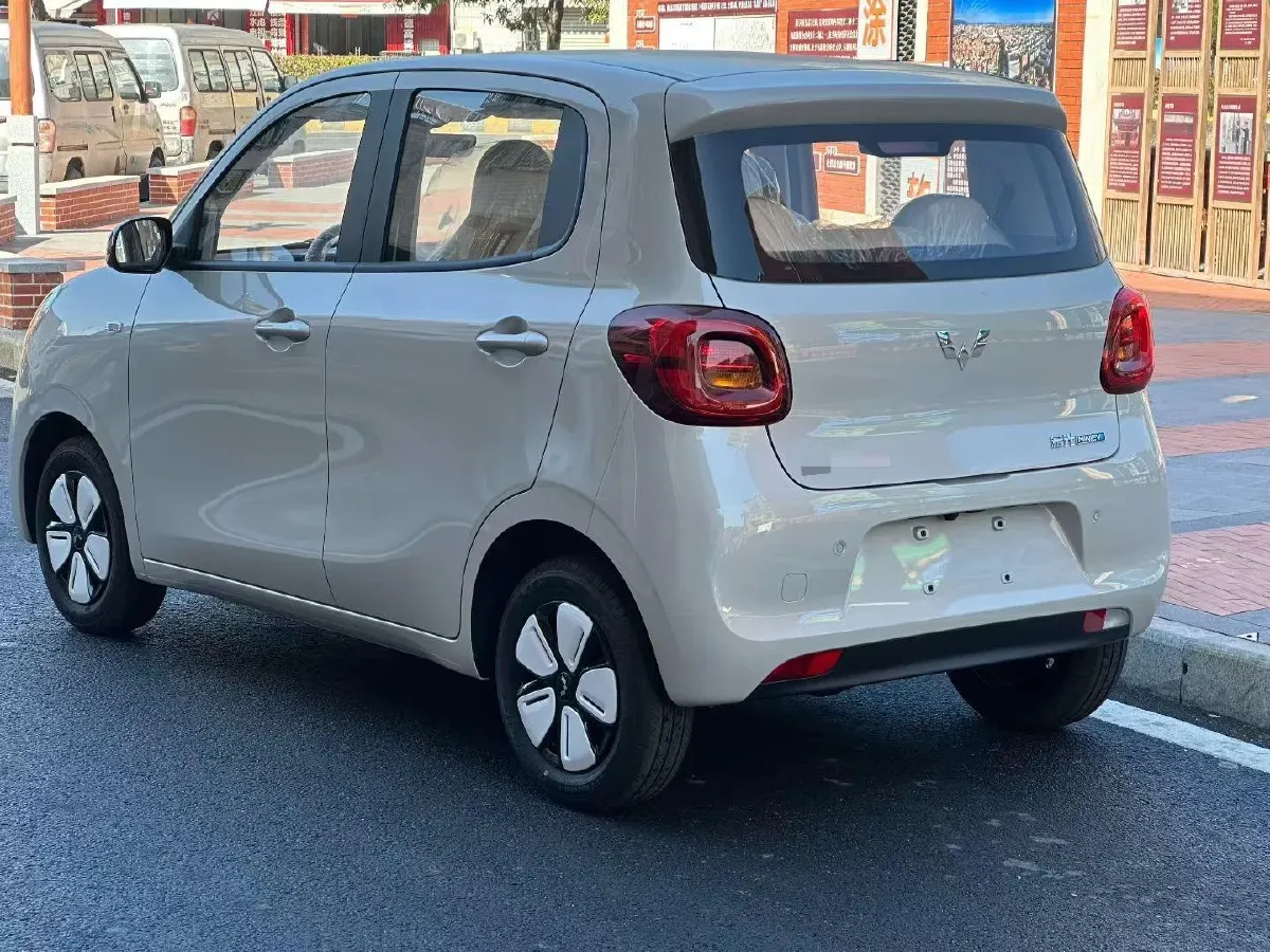 2025 WuLing HongGuang MINI EV BEV 16.2KWH,autocango,china used car exporter,china ev exporter,chinese used car exporter,chinese used ev exporter