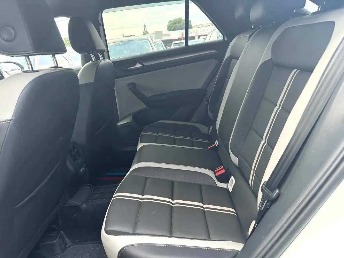 2023 Volkswagen T-Roc 1.5T 160HP L4 7DCT,autocango,china used car exporter,china ev exporter,chinese used car exporter,chinese used ev exporter