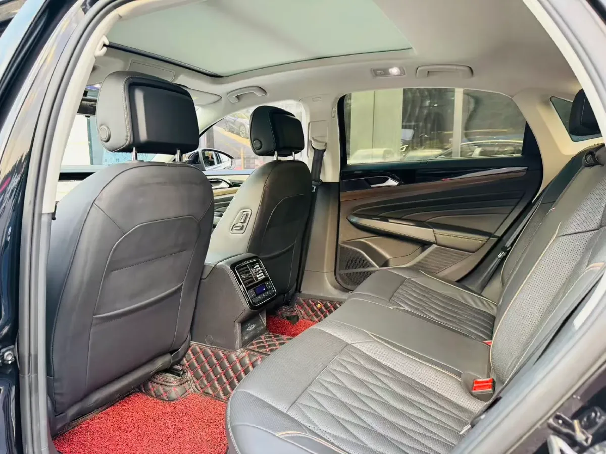 2019 Volvo V40 1.5T 152HP L4 6AT,autocango,china used car exporter,china ev exporter,chinese used car exporter,chinese used ev exporter