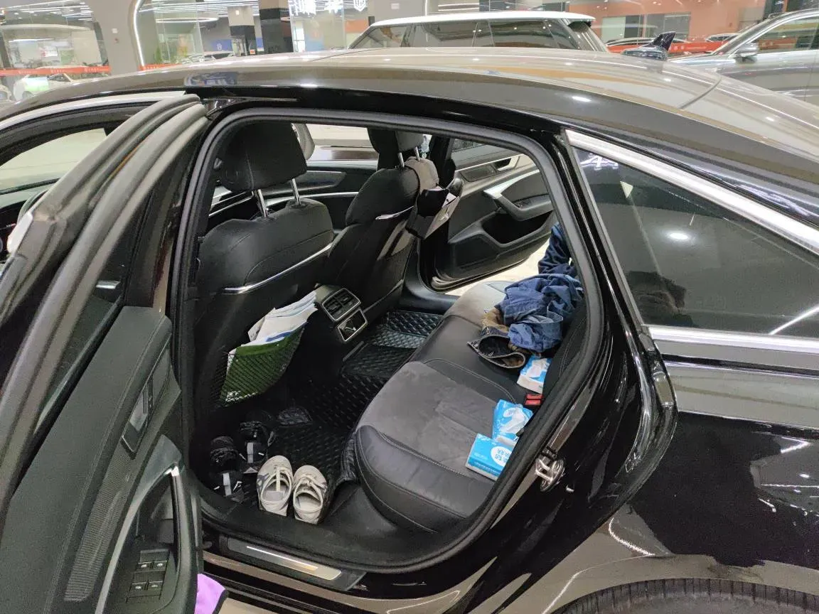 2021 Audi A6L 2.0T 224HP L4 7DCT,autocango,china used car exporter,china ev exporter,chinese used car exporter,chinese used ev exporter