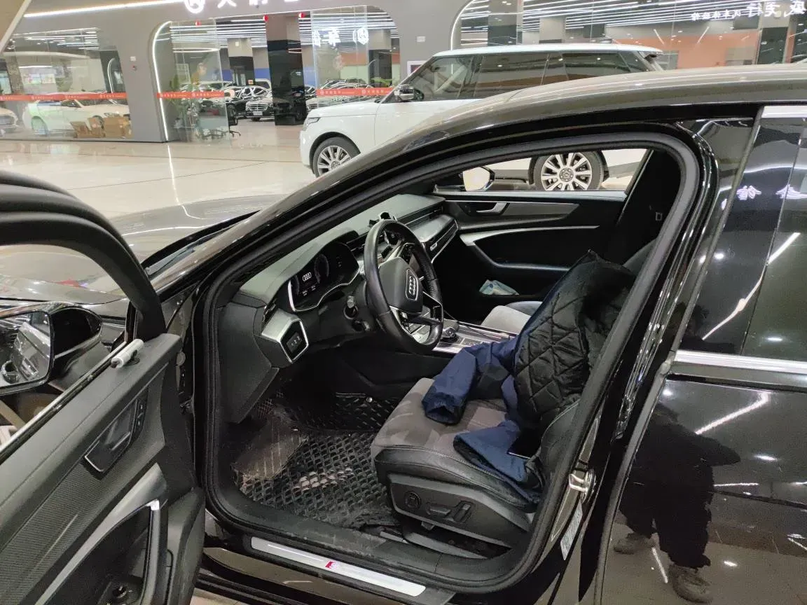 2021 Audi A6L 2.0T 224HP L4 7DCT,autocango,china used car exporter,china ev exporter,chinese used car exporter,chinese used ev exporter